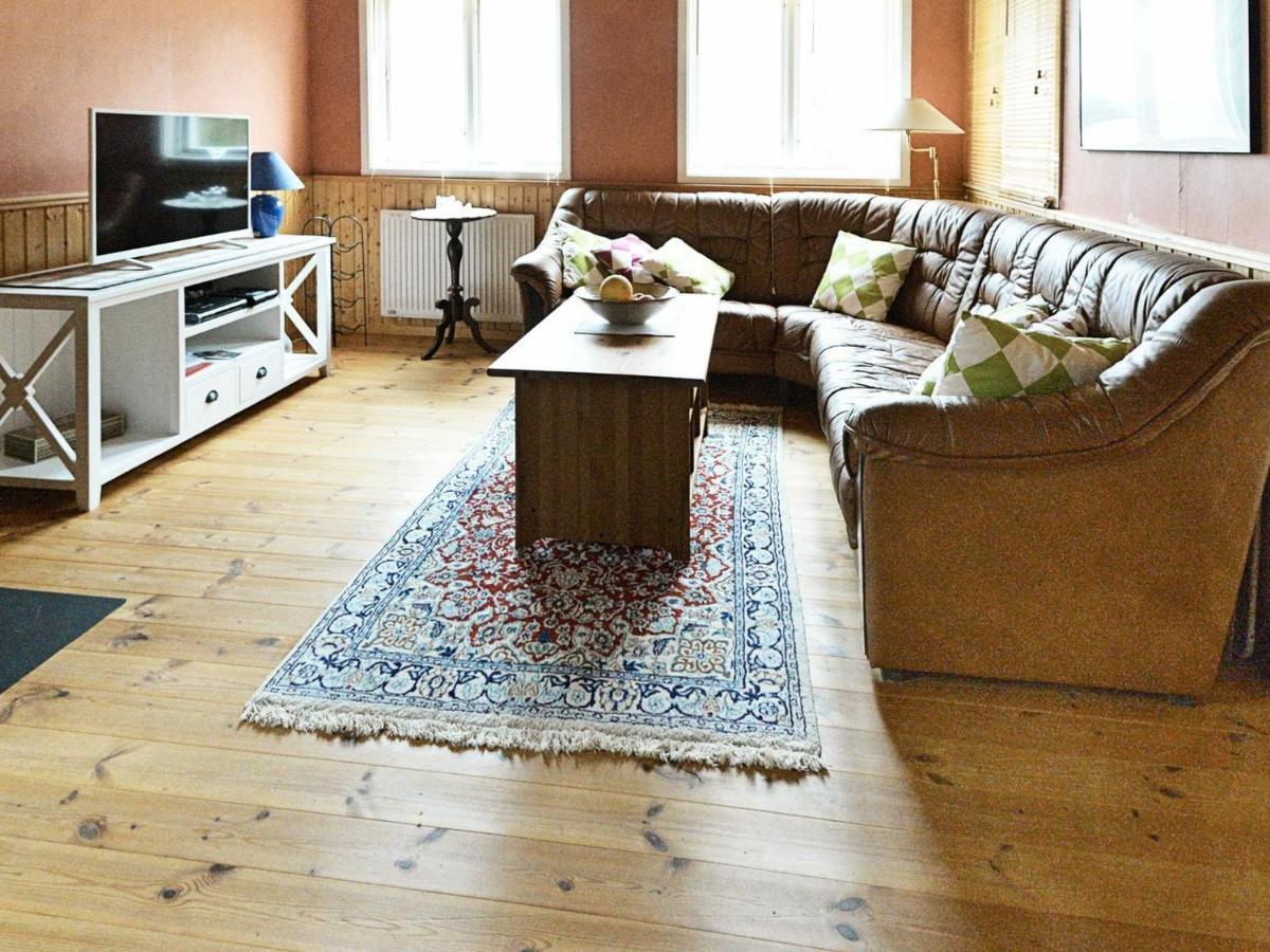 Holiday Home Stora Slaettoevaegen Hjälmared Kültér fotó