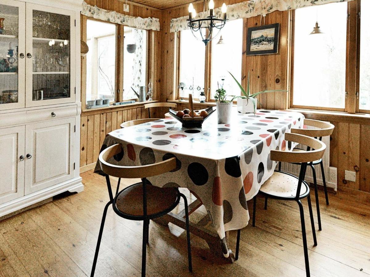 Holiday Home Stora Slaettoevaegen Hjälmared Kültér fotó